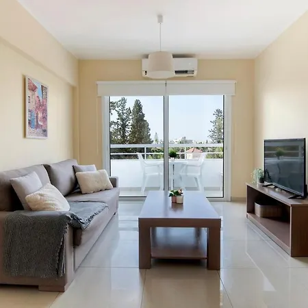 Center, View, 2br דירה לרנקה