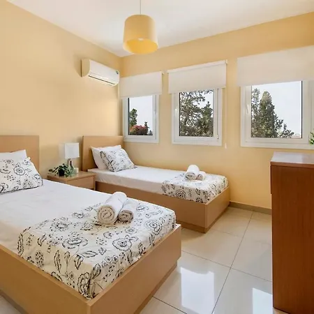 Center, View, 2br * לרנקה